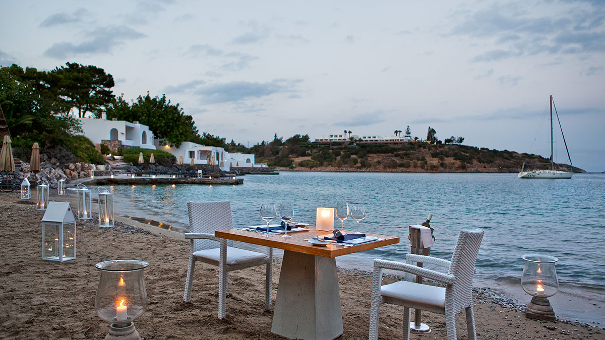 Minos Beach Art Hotel